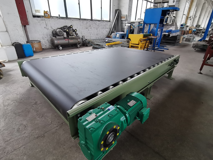 皮帶輸送機(jī)